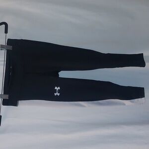 GUC Under Armour Girls Leggings. Black with white and mesh detail. Size YSM